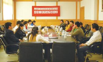 黨委書記、總經(jīng)理朱域弢在人才伍建設(shè)推進(jìn)會(huì)上強(qiáng)調(diào)努力實(shí)現(xiàn)企業(yè)發(fā)展與員工發(fā)展高度統(tǒng)一——上自儀召開人才隊(duì)伍建設(shè)推進(jìn)大會(huì)