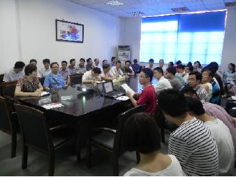 理論和實(shí)際相結(jié)合，走好入職第一步